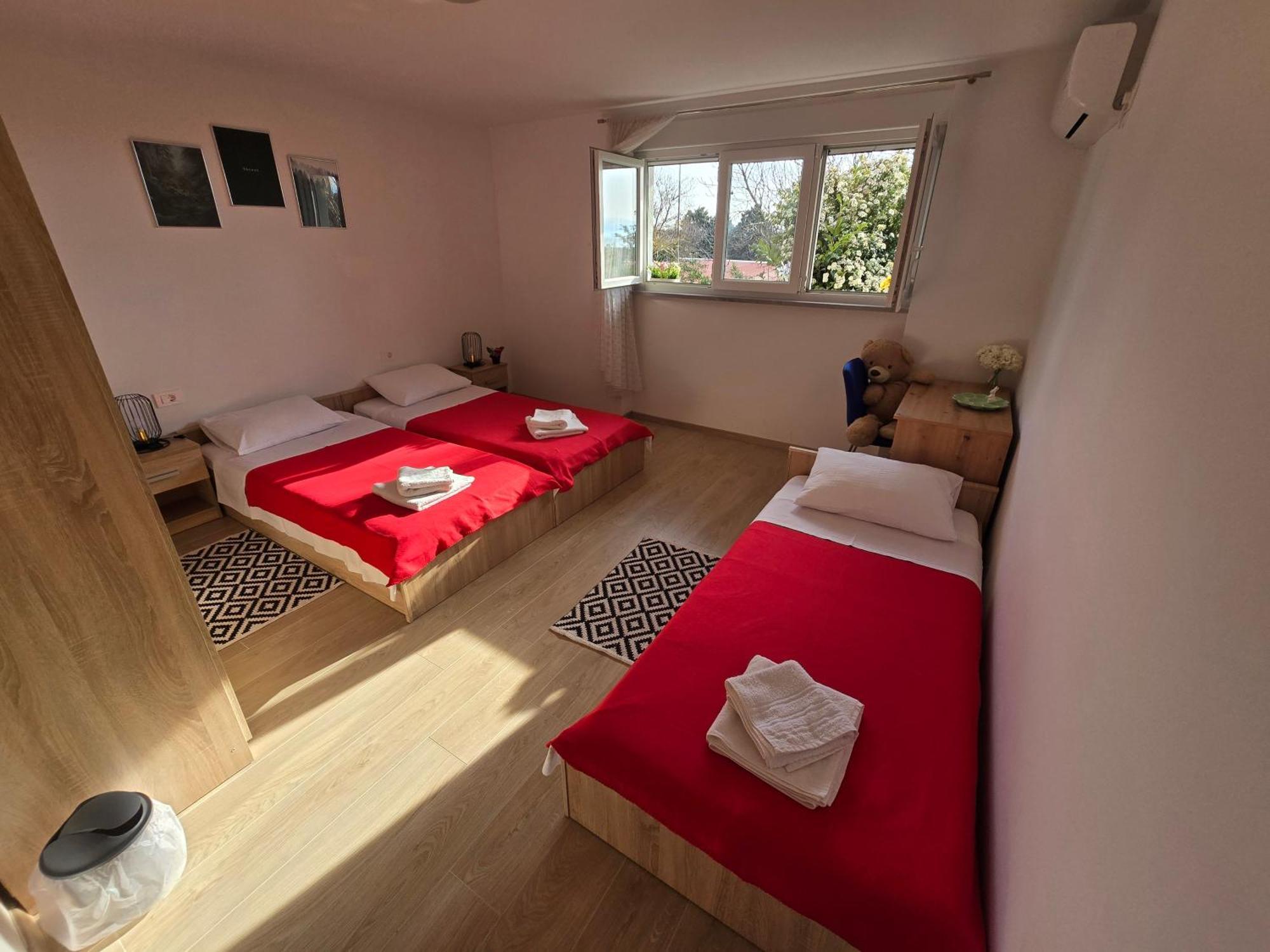 Apartament Nadalina *